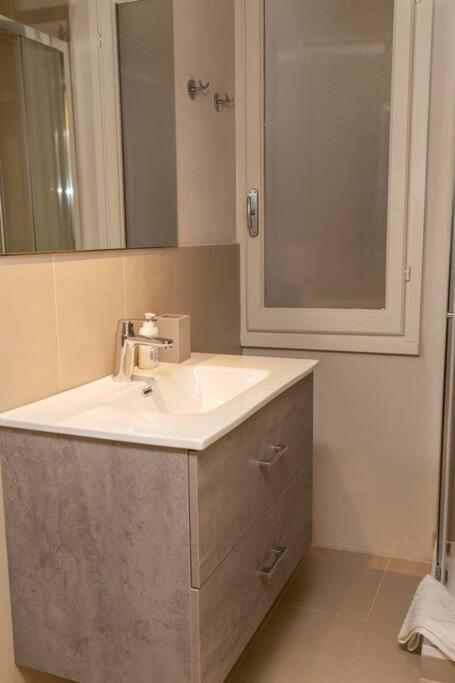 Cozy Santa Maria Novella Uffizi Duomo 2Beds-2Baths Apartment Флоренция Екстериор снимка