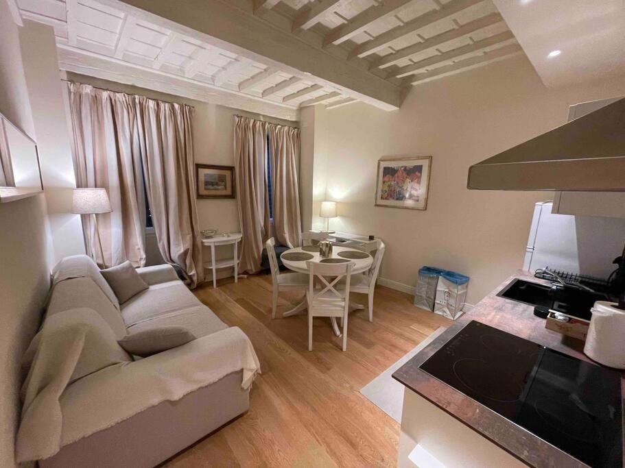 Cozy Santa Maria Novella Uffizi Duomo 2Beds-2Baths Apartment Флоренция Екстериор снимка