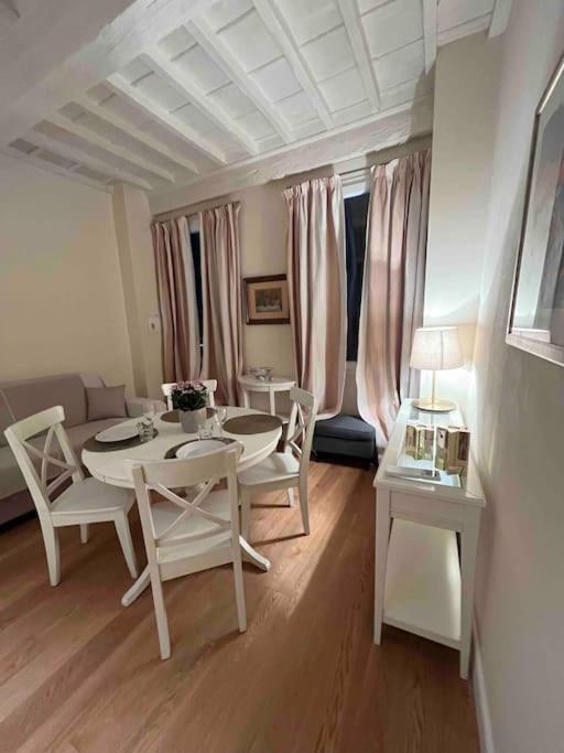 Cozy Santa Maria Novella Uffizi Duomo 2Beds-2Baths Apartment Флоренция Екстериор снимка