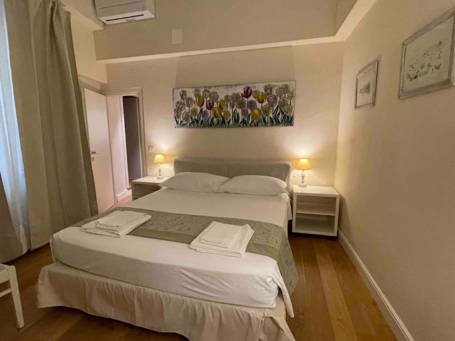 Cozy Santa Maria Novella Uffizi Duomo 2Beds-2Baths Apartment Флоренция Екстериор снимка