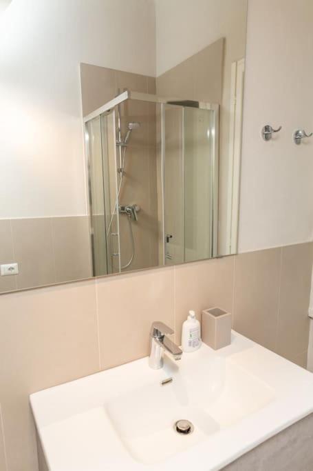 Cozy Santa Maria Novella Uffizi Duomo 2Beds-2Baths Apartment Флоренция Екстериор снимка