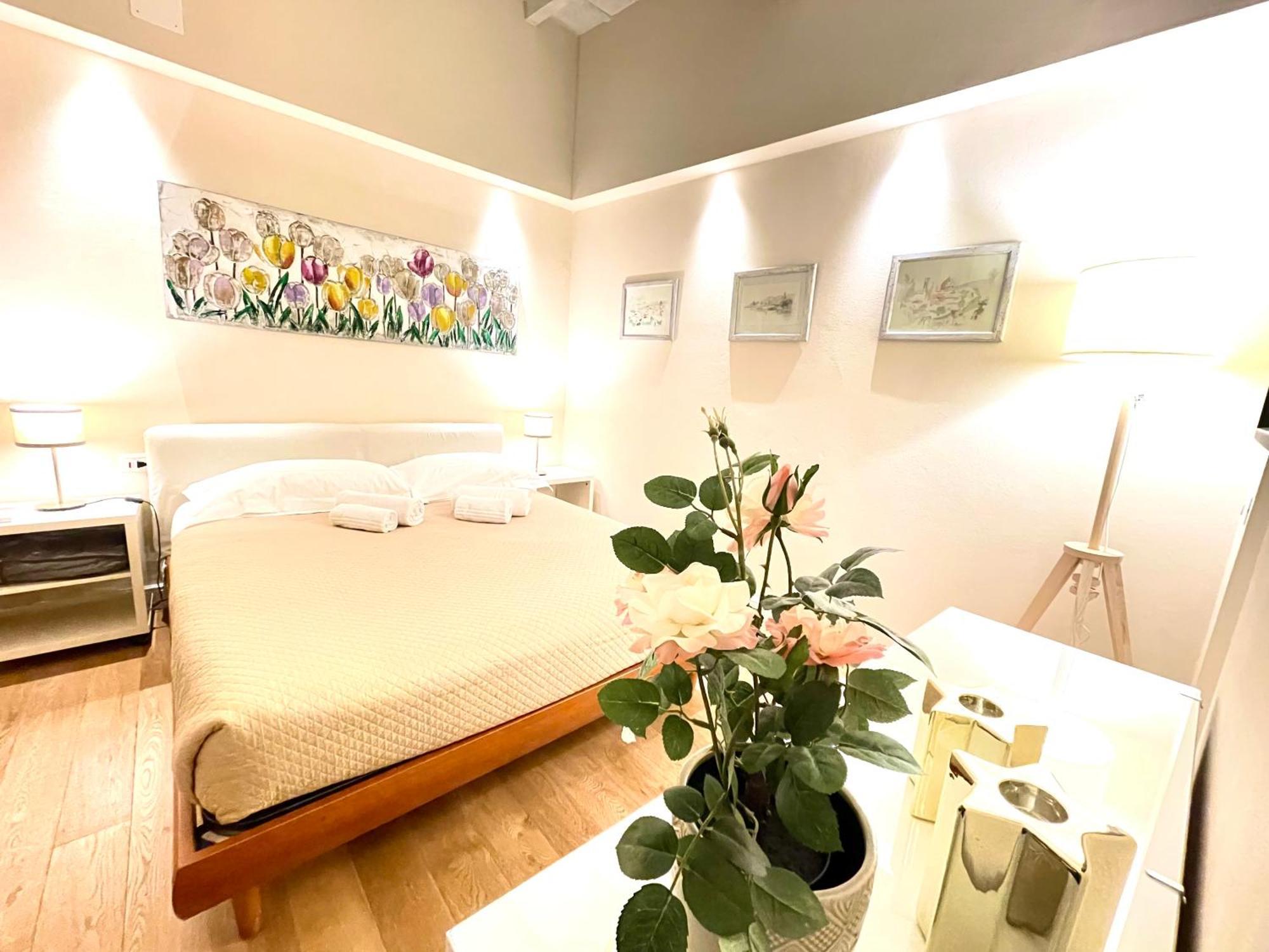 Cozy Santa Maria Novella Uffizi Duomo 2Beds-2Baths Apartment Флоренция Екстериор снимка