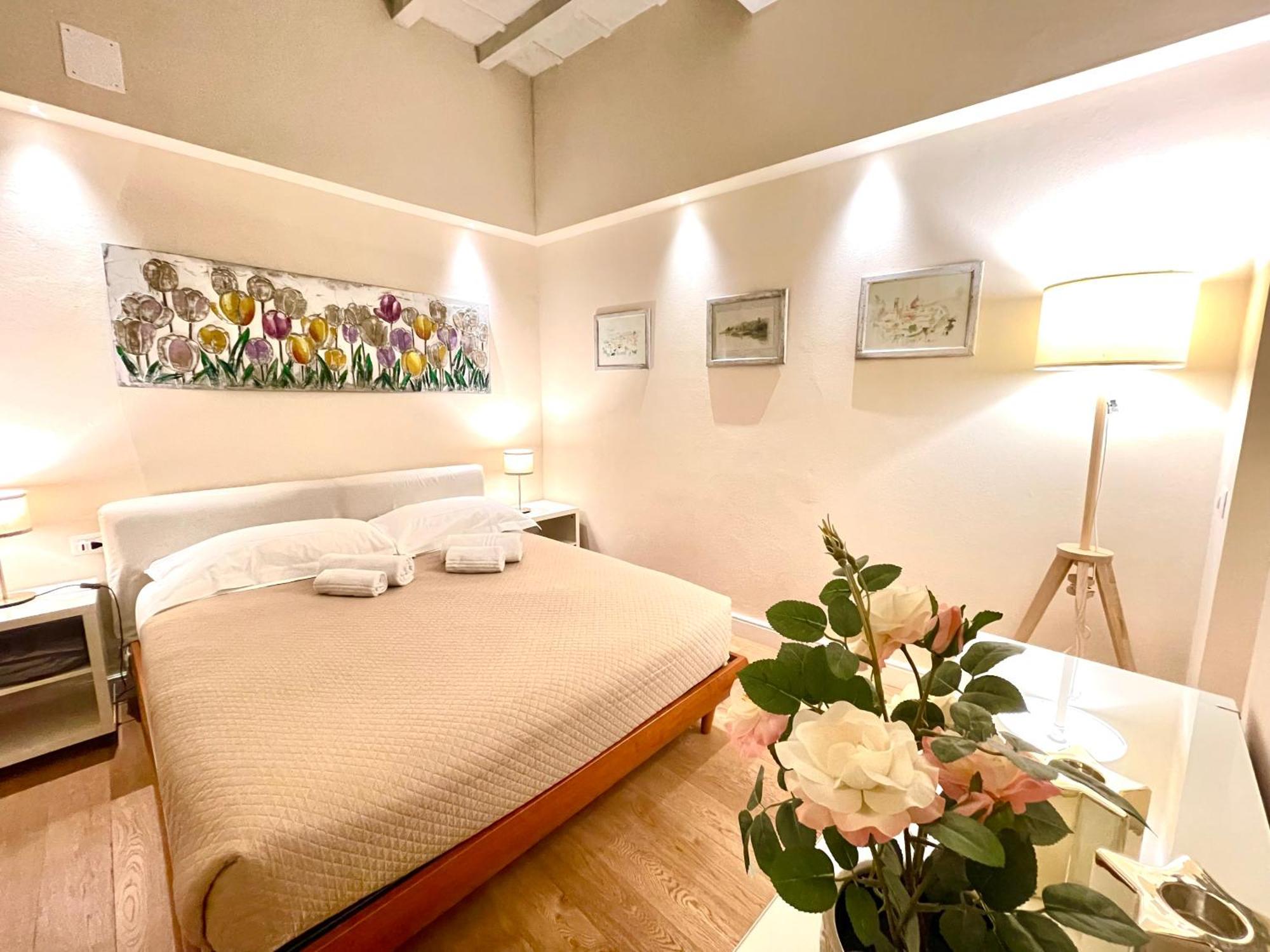 Cozy Santa Maria Novella Uffizi Duomo 2Beds-2Baths Apartment Флоренция Екстериор снимка